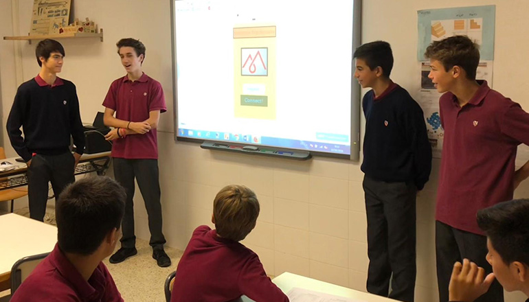 Els alumnes de 3r ESO comencen a presentar les Apps creades per a la Europe Code Week