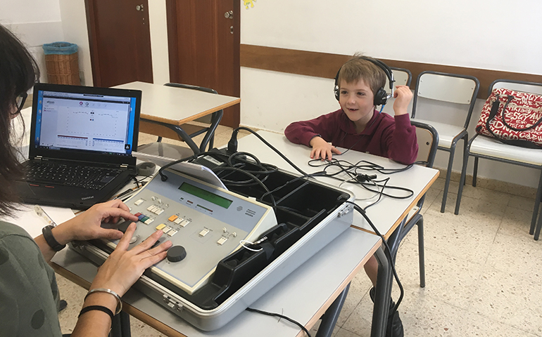 Revisió audiomètrica a primer de primària.