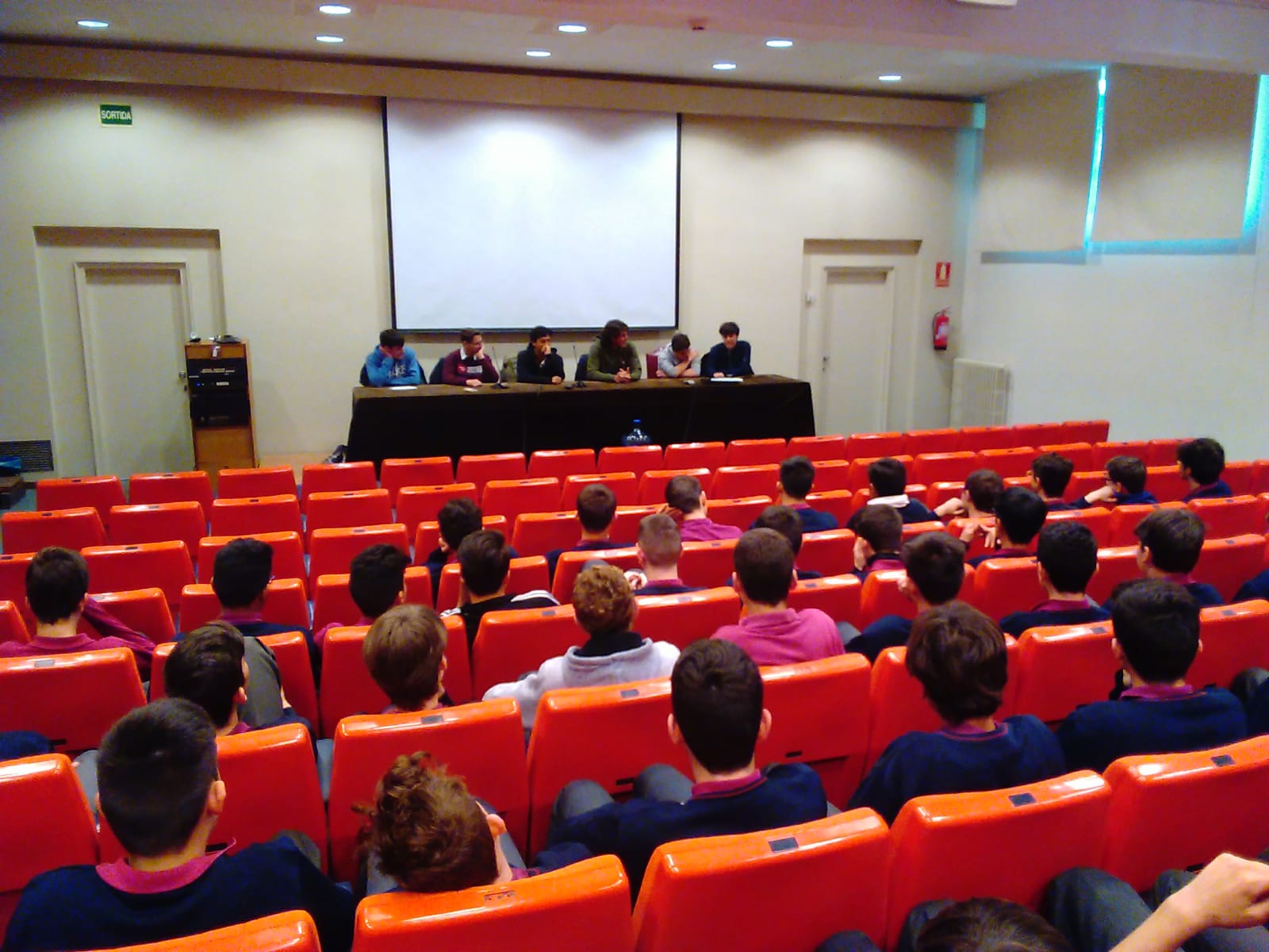 Taula rodona amb 4t d’ESO